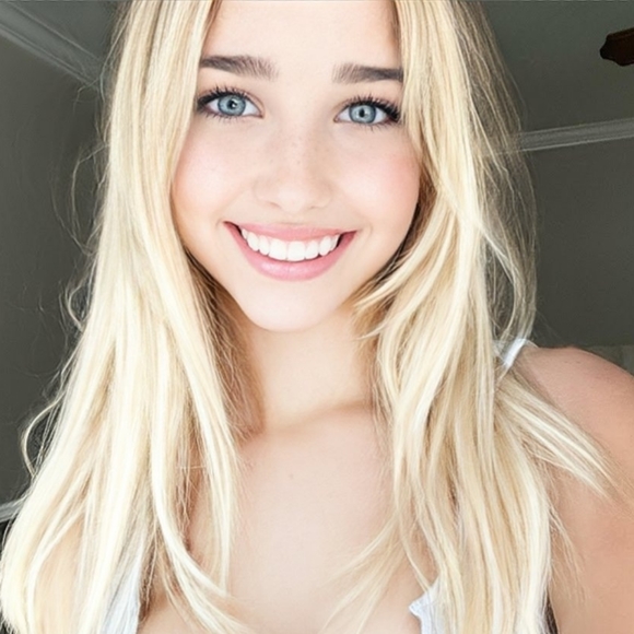 Meet Your Posher, Taylor - Picture 4 of 4